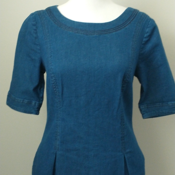 New Boden stretchy denim pleated a-line dress 2 - Picture 2 of 10